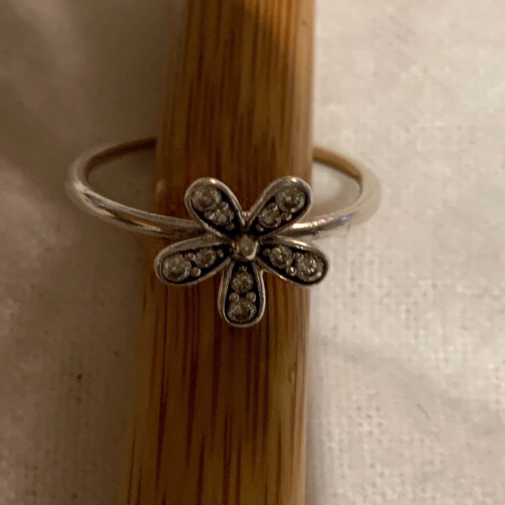 Pandora Woman’s Daisy Ring